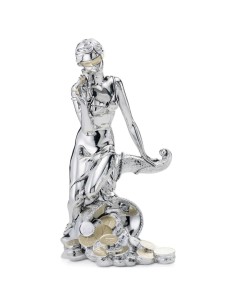 Skulptur aus Silbernem Kunstharz Glücksfee sitzt auf...