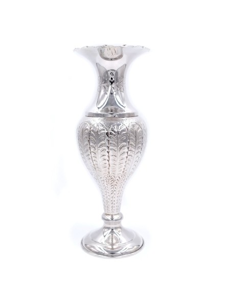 Vase aus 800er Silber mit Ziselierten Blättern