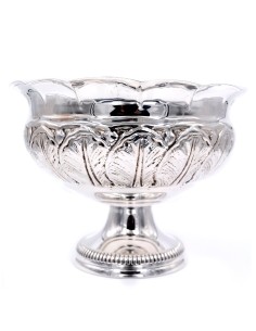 Feines Tafelaufsatz aus 800er Silber mit Blattdekor