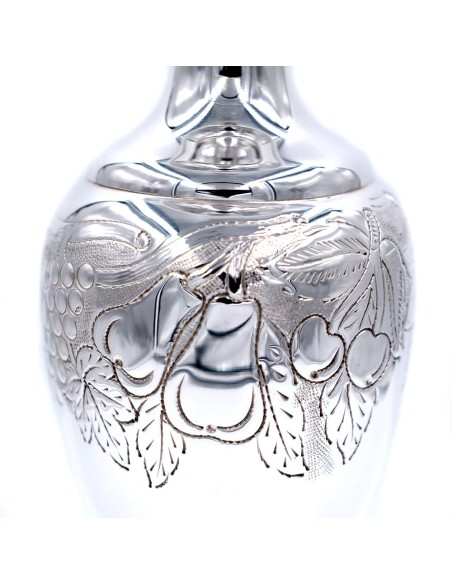 Vase aus 800er Silber mit Ziseliertem Obst