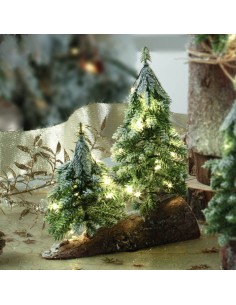 Verschneite Weihnachtsbäume mit LED-Lichtern und Holzsockel 2