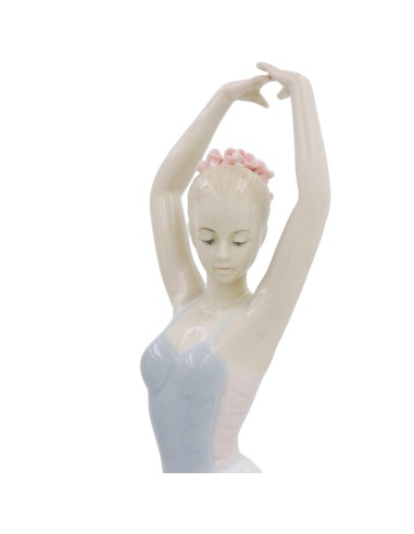 Porzellanskulptur Balletttänzerin mit Erhobenen...