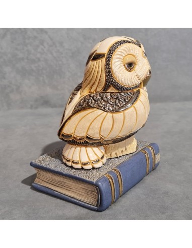 Civetta sul Libro Scultura in Ceramica 