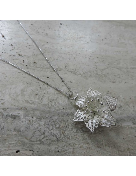 Halskette mit Filigraner Blumenanhänger aus 925er Sterlingsilber