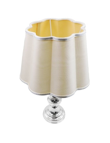 Silberne Lampe mit Cremefarbenem Stofflampenschirm