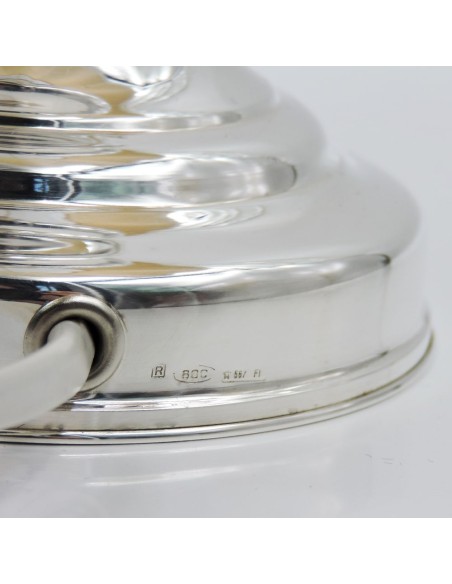 Silberne Lampe mit Cremefarbenem Stofflampenschirm