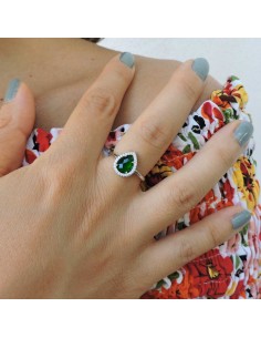 Anello in Argento con Pietra Verde Taglio Goccia 2