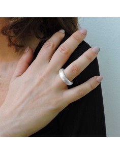 925 Sterling Silver Ring with Silk Effect  2