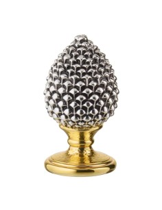 Sizilianischer Tannenzapfen Skulptur mit Goldenem Sockel