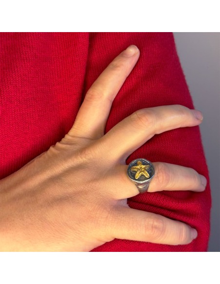 Anello Tondo in Argento 925 Martellato con Stella Marina