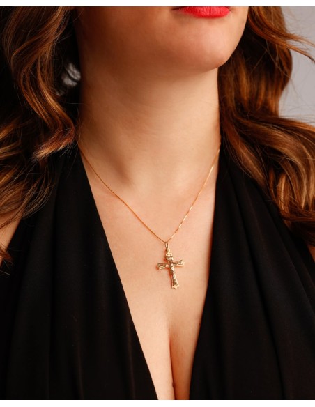9K Gold Crucifix Pendant Unoaerre