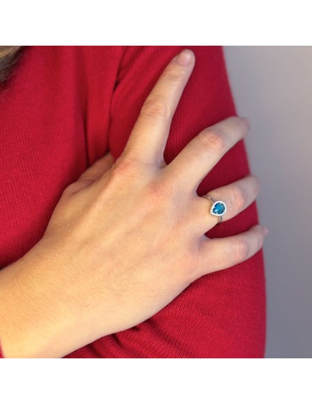 Ring aus 925er Sterlingsilber mit Aquamarinblauem Stein im Tropfenschliff