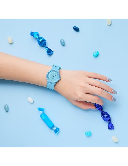 Casio Analog-Armbanduhr Timeless Collection Blaues Resin-Gehäuse und -Armband LQ-24B-2BEF