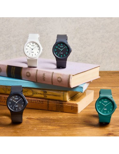 Casio Analog Wristwatch Timeless Collection,...