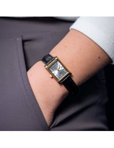 Casio Damen-Analogarmbanduhr mit goldfarbenem Gehäuse und... 2