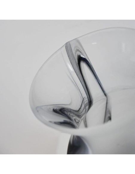 Vaso Anfora in Vetro di Murano Bianco Satinato con Venature Nere