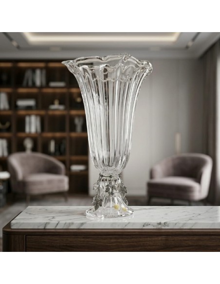 Kristallvase mit Silbernen Weinblättern