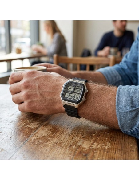 Casio AE-1200WH-1AVEF – Digital Herrenuhr | Timeless Collection
