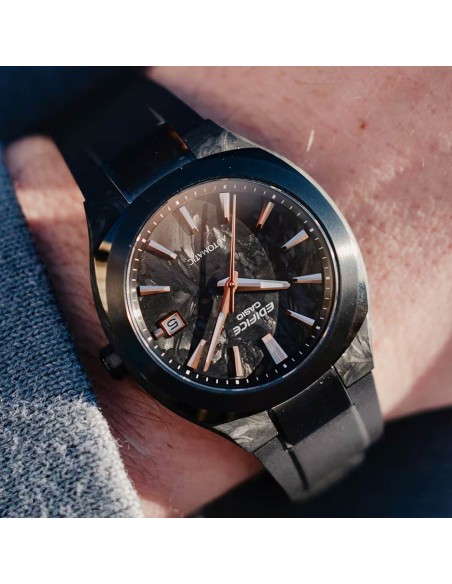 Casio Edifice Herren-Automatikuhr mit Schwarzem Carbonfaserarmband EFK-200XPB-1AER