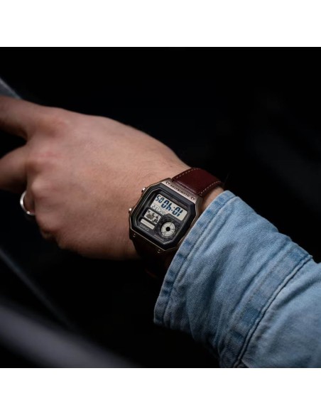 Casio Herren Digitaluhr Timeless Collection mit braunem Lederarmband AE-1200WHL-5AVEF